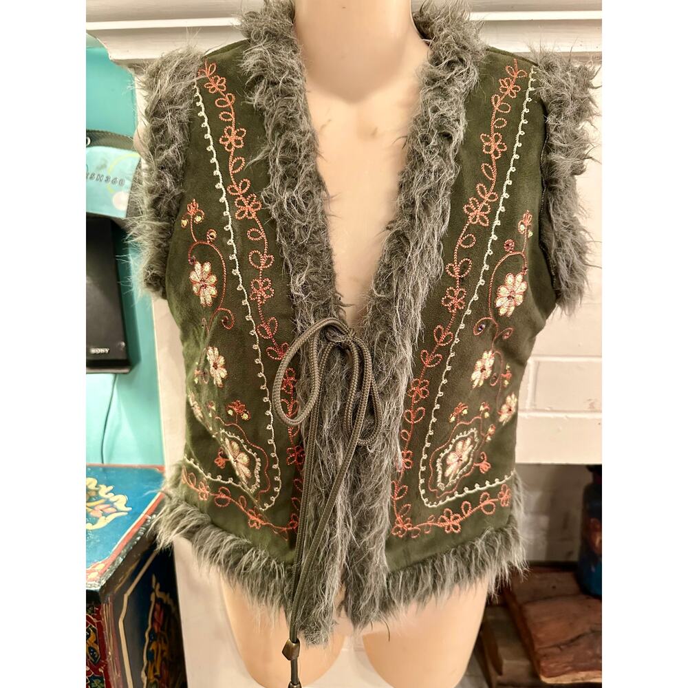 VINTAGE Y2K NWT DEADSTOCK EMBELLISHED FAUX FUR LINED FAUX SUEDE PENNY LANE VEST
